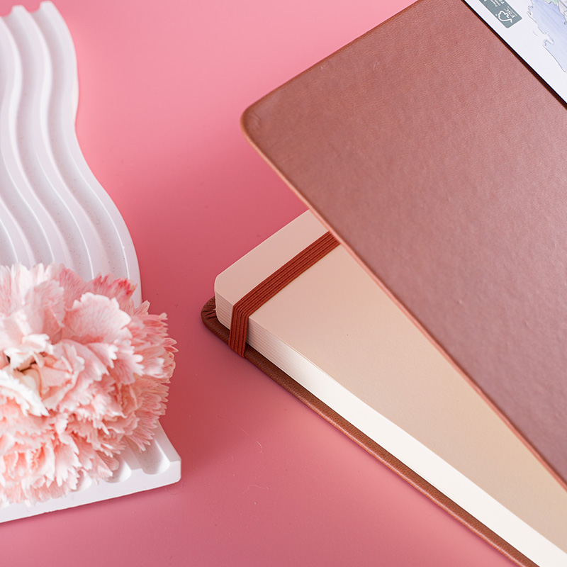 A4 A5 PU Hardcover Sketchbook with Elastic and Ribbon